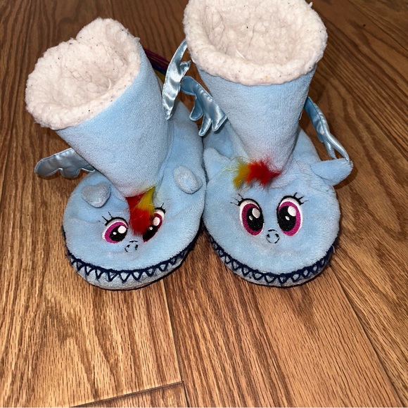 Unicorn Slippers - Picture 1 of 4